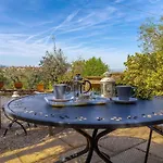Wunderschoene In Mit Gemeinschaftlichem Pool- Gar By Interhome Apartman *